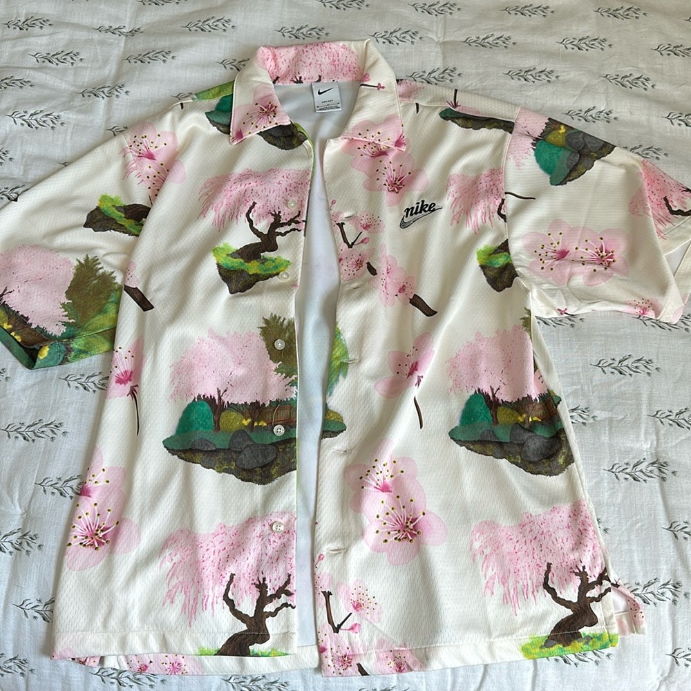 Nike Dri-Fit Cherry Blossom Shirt - Men’s Medium FN1842-133